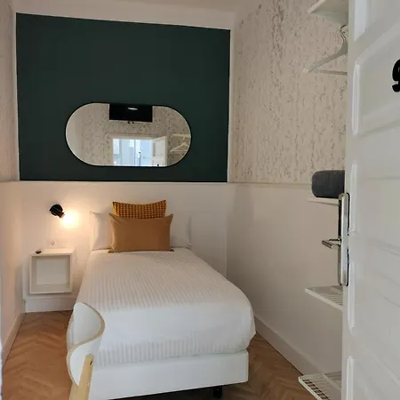 Room27- Center 住宿加早餐酒店 *