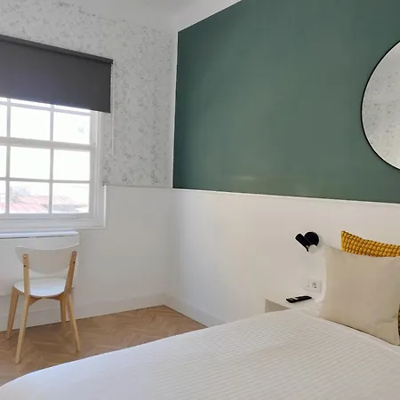 Room27- Center *