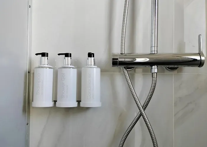 Room27- Center לינה וארוחת בוקר