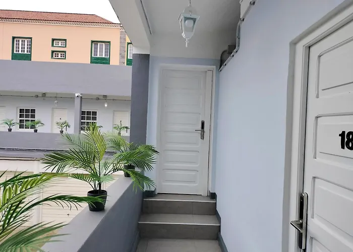 Room27- Center
