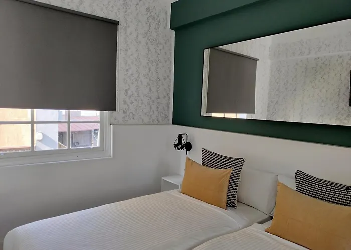 Room27- Center לינה וארוחת בוקר