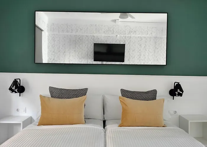 Room27- Center Couette-café La Laguna (Tenerife)