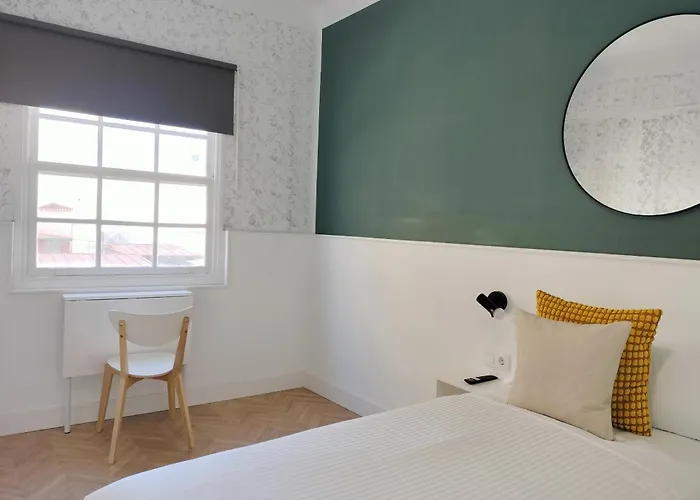 Room27- Center *
