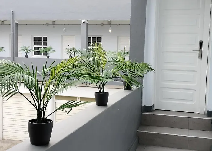 ベッド・アンド・ブレックファスト Room27- Center *